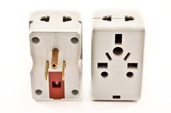 VP 116 - Universal 2-Outlet Adapter Plug For USA and Canada - Fuse Protected